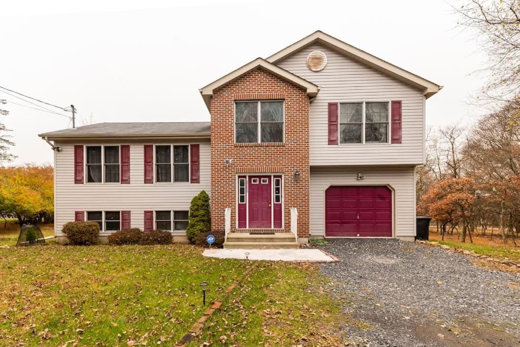 Cheerful Pocono Home Away From Home Albrightsville Экстерьер фото