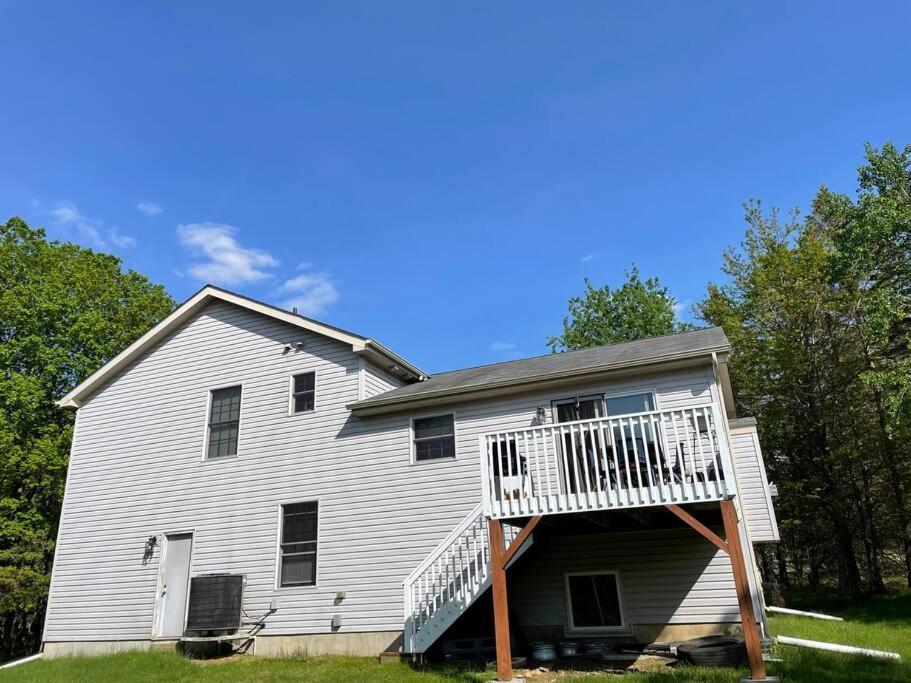 Cheerful Pocono Home Away From Home Albrightsville Экстерьер фото
